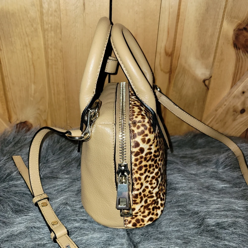 Vince Camuto “KIMI” small Satchel - Picture 5 of 12